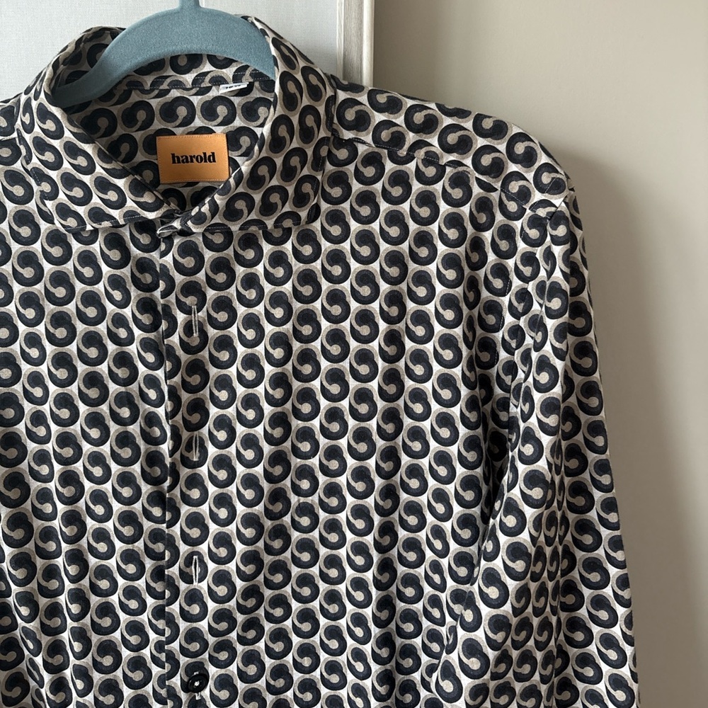 Harold's Black and White Casual Button Down Shirt with Geometric Design